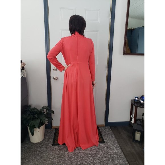 70s‎ Pink Gown - Picture 3 of 12